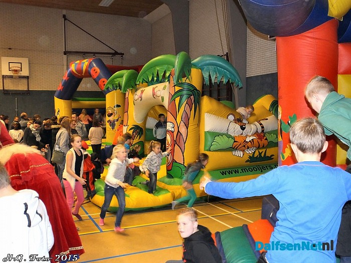 Sinterklaas ook aangekomen in Oudleusen. - Foto: H.G. Foto