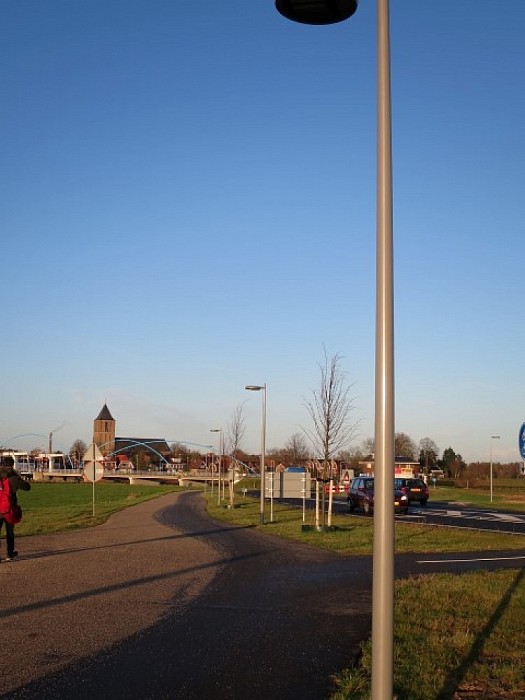 Sfeerverlichting vanaf de rotonde tot de brug - Foto: Wim
