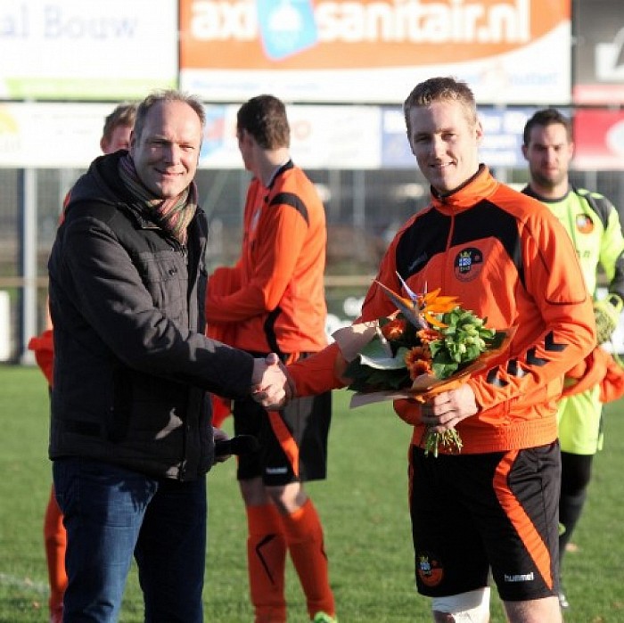 Gehuldigd voor 300 wedstrijden - Foto: Eigen geleverde foto