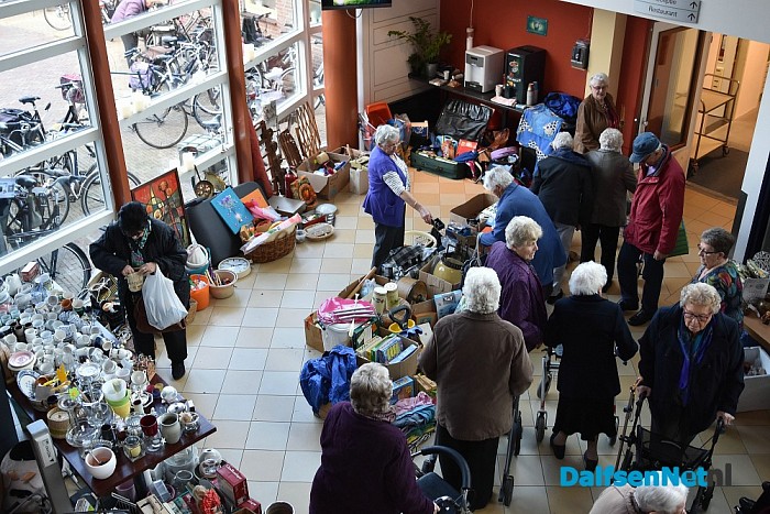 Gezellige bazaar en rommelmarkt bij de Rozengaerde - Foto: Johan Bokma