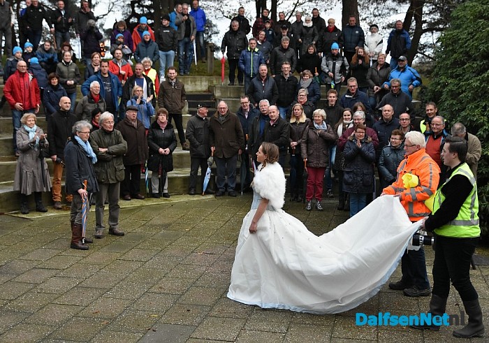 Natte theatervoorstelling bij opening nevengeul Vilsteren - Foto: Johan Bokma