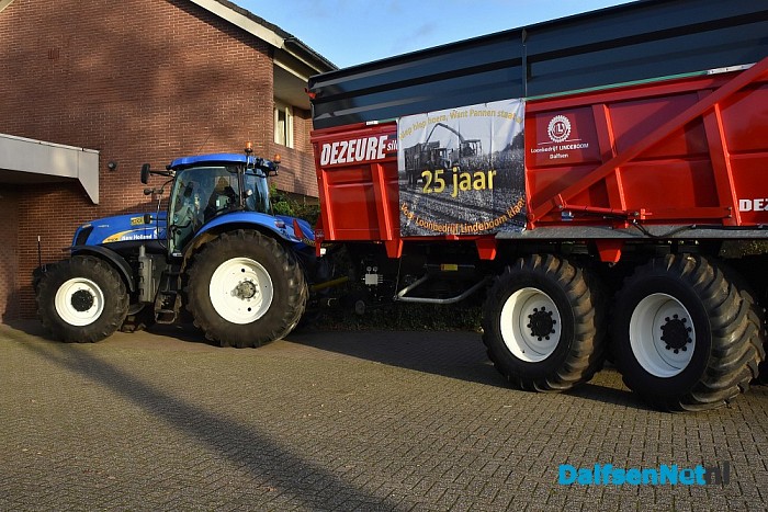 Receptie voor jubilarissen loonbedrijf Lindeboom. - Foto: Johan Bokma