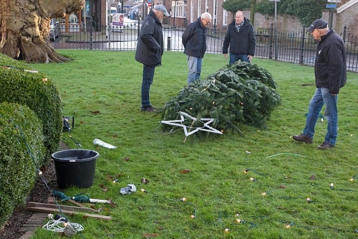 2015 Ook dit jaar weer schitterende kerstboom voor Hospice - Foto: Geert Bistervels