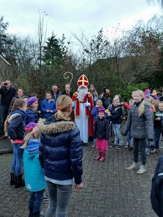 Sint kwijt bij de Carrousel - Foto: Eigen geleverde foto