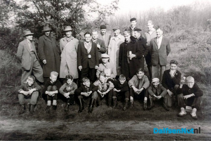 Namen gezocht groepsfoto - Foto: Historische Kring Dalfsen