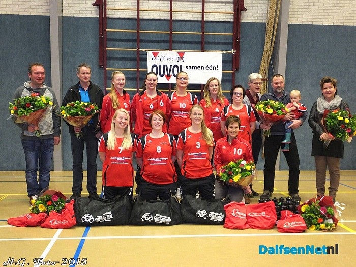 Dames 4 Ouvol in nieuw tenue. - Foto: H.G. Foto