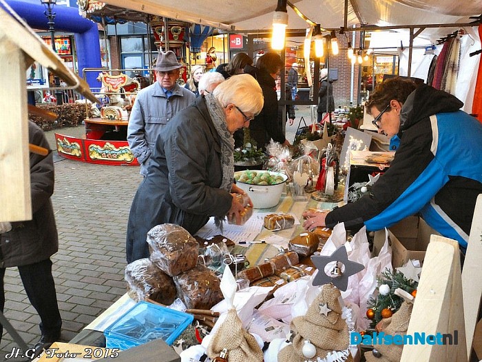 Ook kerstmarkt in Nieuwleusen. - Foto: H.G. Foto