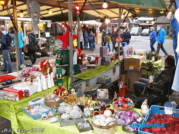 Ook kerstmarkt in Nieuwleusen. - Foto: H.G. Foto