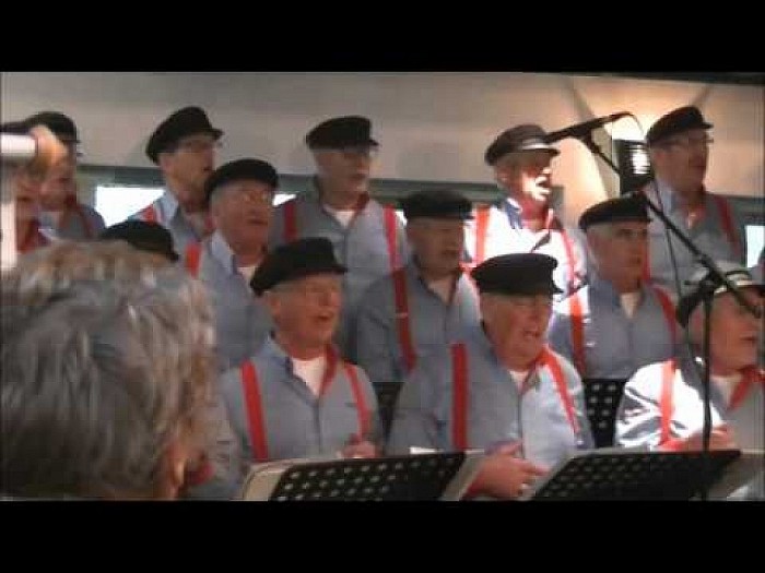 Optreden Stuwzangers bij “het Boskamp”.(video)