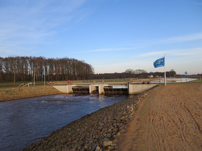 Stuwovergang Vilsteren is nu rolstoelvriendelijk. - Foto: Wim