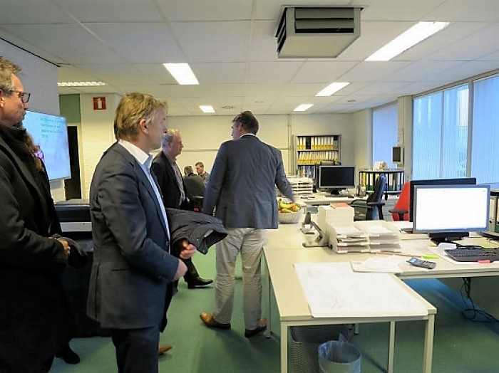 Het college op bezoek bij ACON Lemelerveld - Foto: Wim