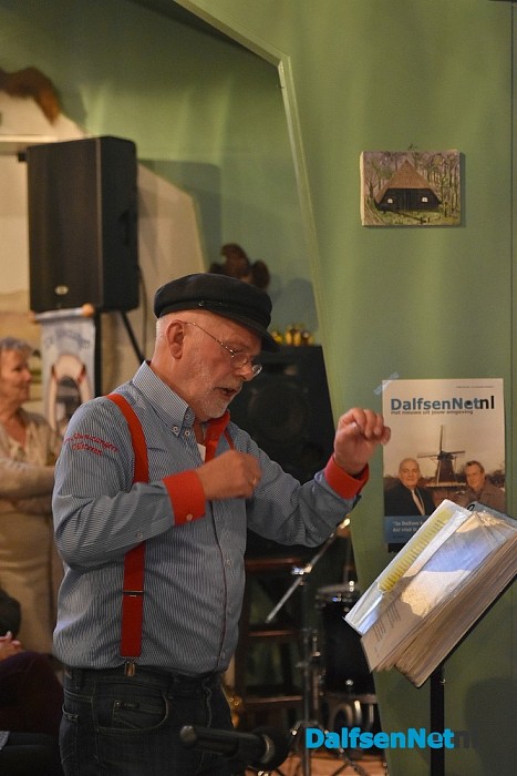 Feest met de Stuwzangers uit Vilsteren bij Het Boskamp aan de Sterrebosweg - Foto: Johan Bokma