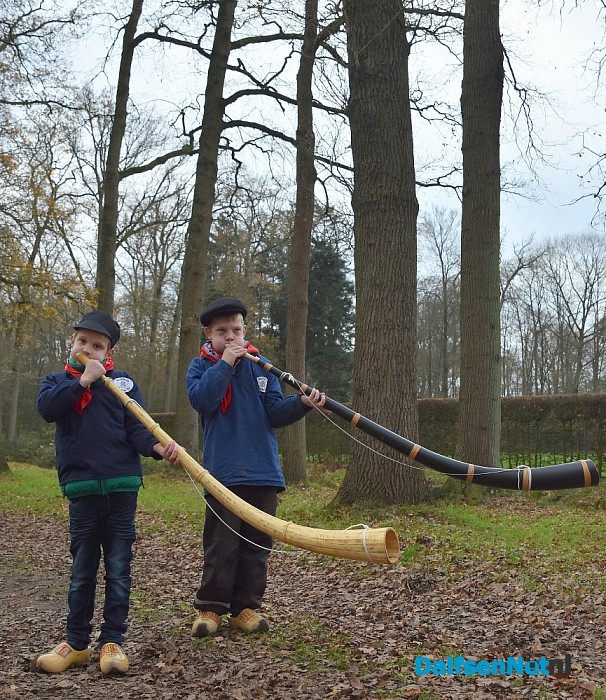 Midwinterhoornblazers rondom Huize Den Berg - Foto: Johan Bokma