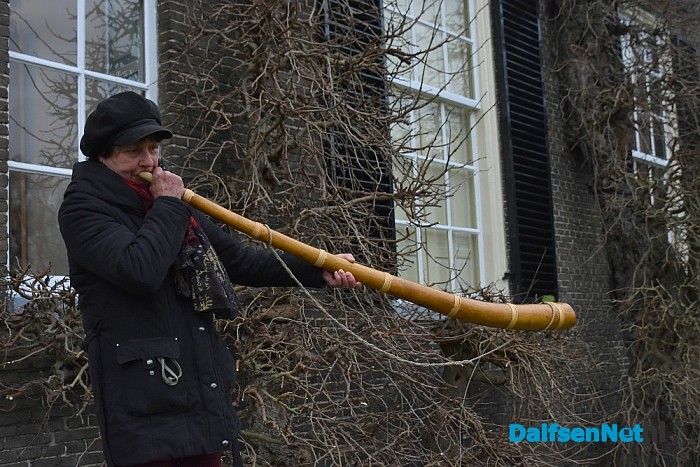 Midwinterhoornblazers rondom Huize Den Berg - Foto: Johan Bokma