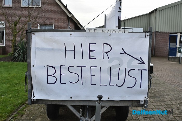 Bestellijsten oliebollenactie Stichting Vrienden Oost Europa liggen klaar - Foto: Johan Bokma