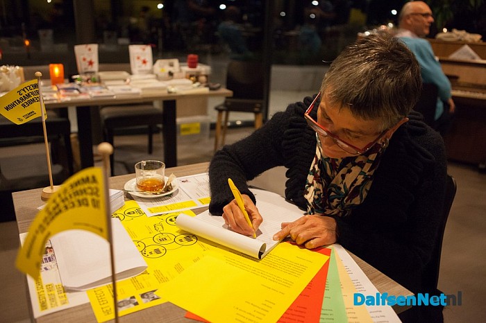 Geslaagde schrijfmarathon Amnesty International Dalfsen