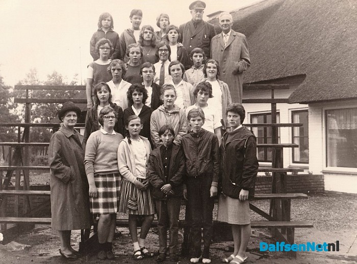 Namen gezocht groepsfoto - Foto: Historische Kring Dalfsen