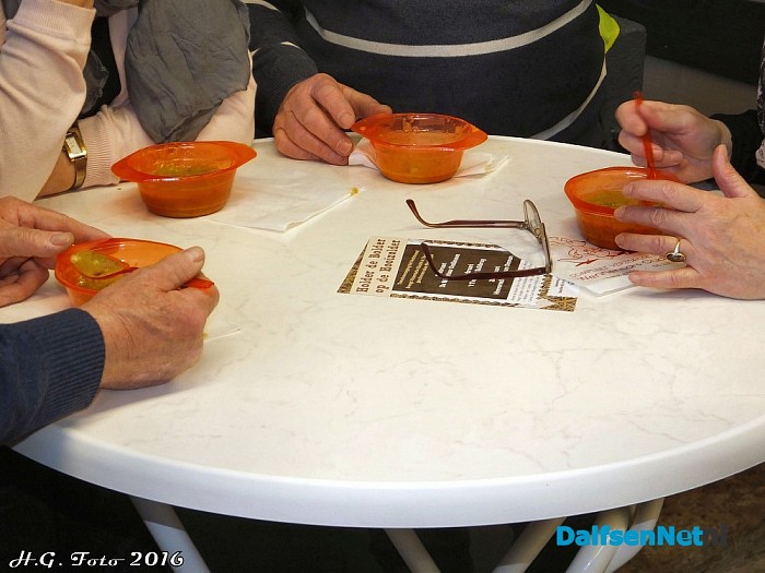 Geslaagde snertwandeling van ijsclub de Poel - Foto: H.G. Foto