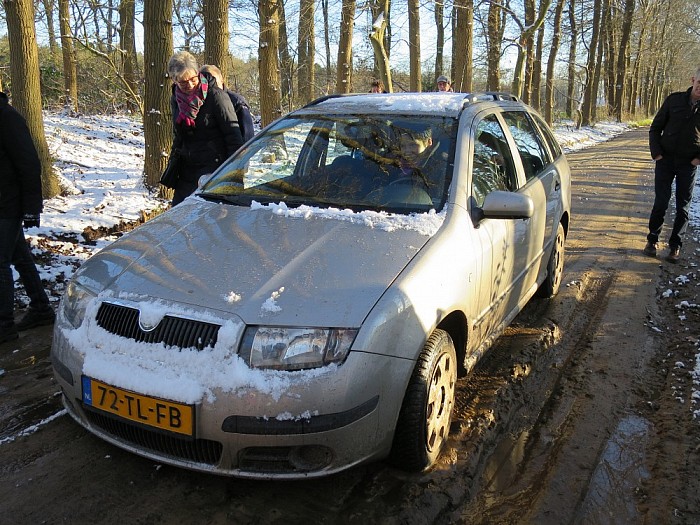 Vrogger, vaak tot de assen in de modder… - Foto: Wim