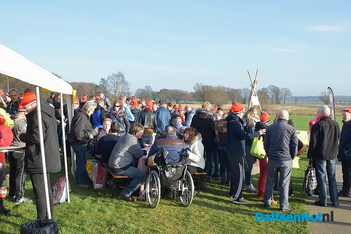 Nieuwjaarsduik 2016 ALS Dalfsen duikt, met een geweldige opkomst aan de Vecht - Foto: Johan Bokma