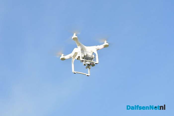 Nieuwjaarsduik 2016 ALS Dalfsen duikt, met een geweldige opkomst aan de Vecht - Foto: Johan Bokma