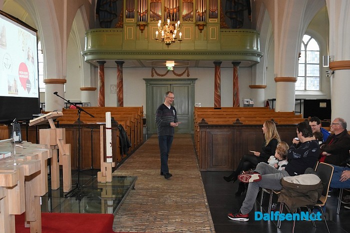 Kerkbalans ingeluid door Sabine Uitslag in de Grote Kerk Dalfsen - Foto: Johan Bokma