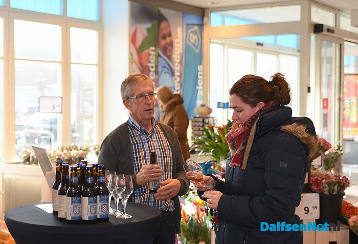 Ambachtelijke Vechtdal Brouwerij introduceert Dalfs Blauw in Dalfsen - Foto: Johan Bokma