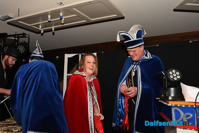 Prinses Sandra en jeugdprins Milan Schuurman regeren over het Hakkersdonk - Foto: Johan Bokma