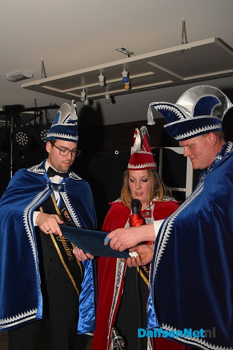 Prinses Sandra en jeugdprins Milan Schuurman regeren over het Hakkersdonk - Foto: Johan Bokma