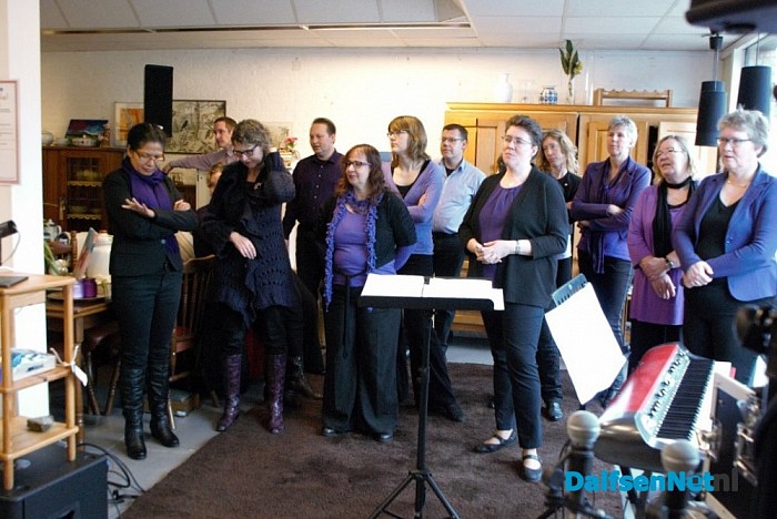 Optreden van gospelgroep in winkel
