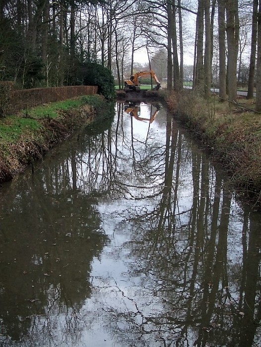 Bagger baggeren op het landgoed - Foto: Wim