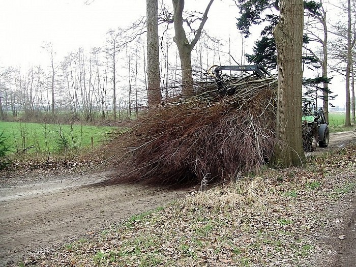 Het wachten is op de versnipperaar - Foto: Wim
