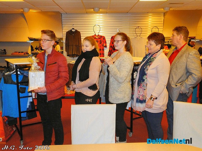 Nieuwe winkel in Nieuwleusen. - Foto: H.G. Foto