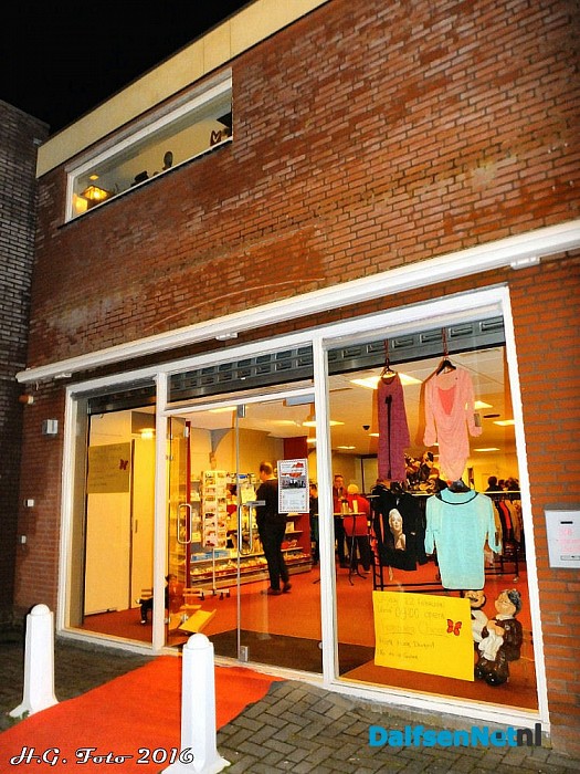 Nieuwe winkel in Nieuwleusen. - Foto: H.G. Foto