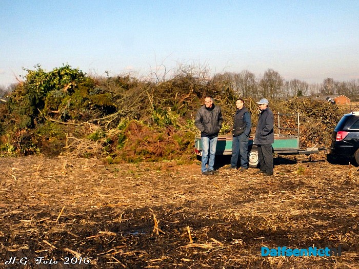 Paasvuur Oudleusen, het begin is er weer. - Foto: H.G. Foto