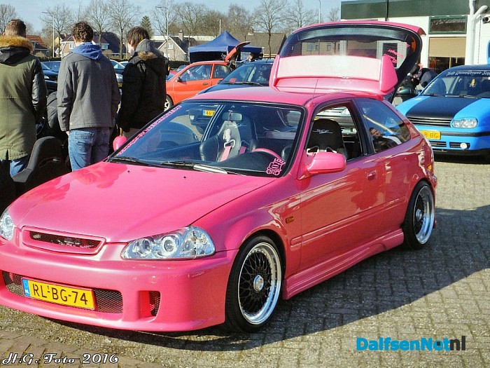 Auto meeting bij Road Runner - Foto: H.G. Foto
