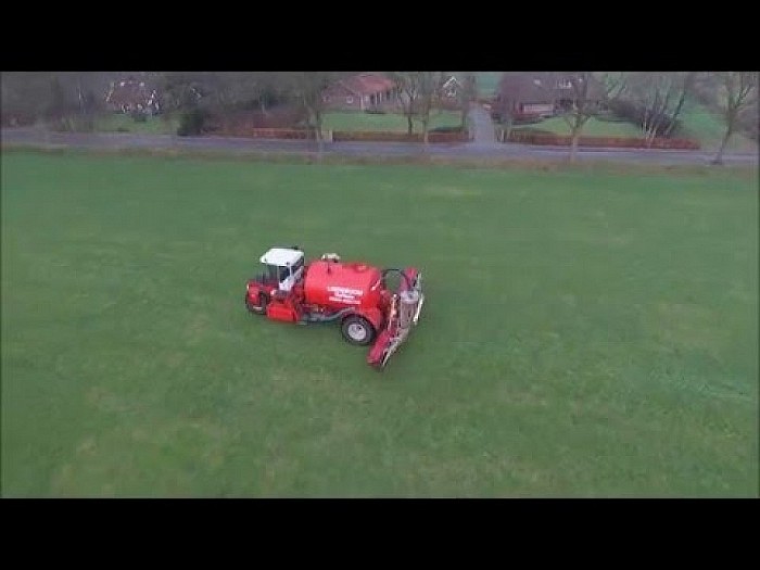 Pas op voor modder op de B-wegen.(+Video)