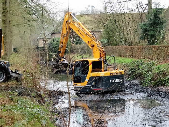 Pekkeriet diept gracht den Berg uit - Foto: Wim