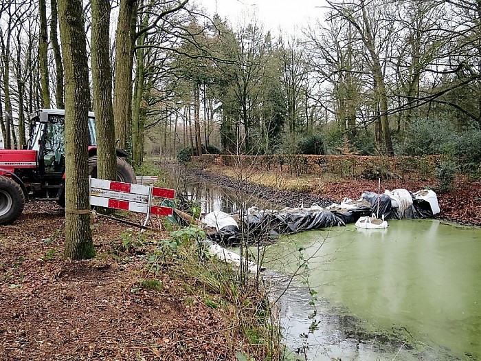 Pekkeriet diept gracht den Berg uit - Foto: Wim