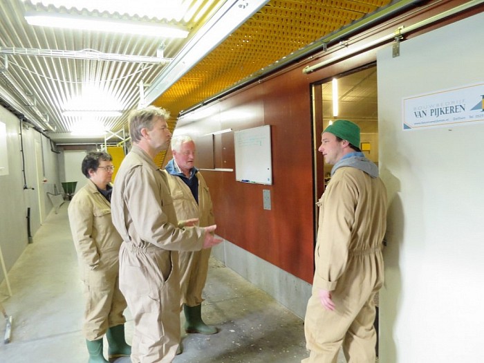 Von Martels op stage bij de boer (update) - Foto: Wim