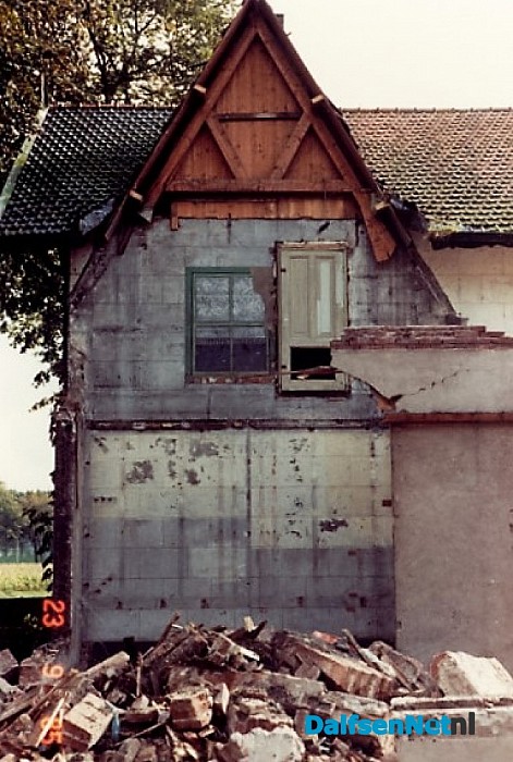 Verdwenen: geschilderde raam