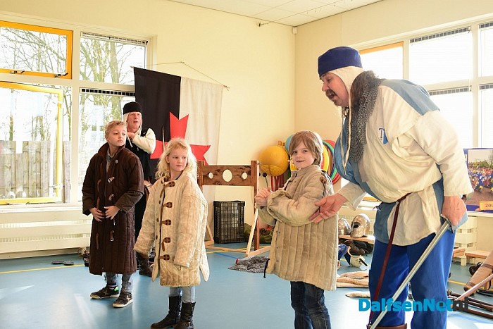 Ridders geven demonstratie Carrousel - Foto: Johan Bokma
