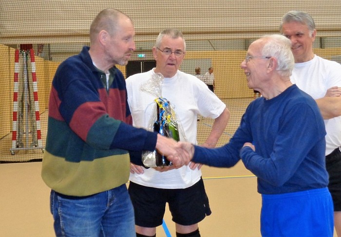 82 jarige stopt met volleybal - Foto: Eigen geleverde foto