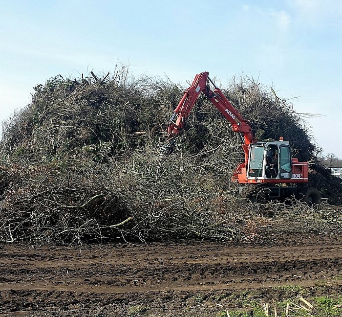 Opbouw paasbult Ankum - Foto: Eigen geleverde foto