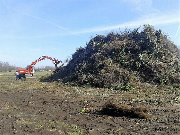 Opbouw paasbult Ankum - Foto: Eigen geleverde foto