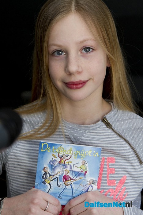 Barbera van Nee zingt oefen-cd in