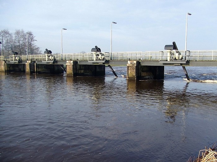 Stuw Vechterweerd gestreken - Foto: Wim