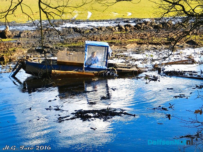 Vreemd vaartuig aan de Stokte. - Foto: H.G. Foto