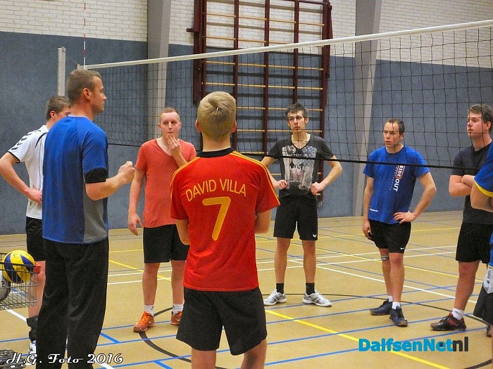 Joost Kooistra geeft clinic voor Ouvol. - Foto: H.G. Foto