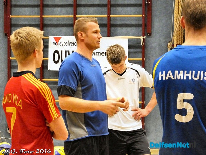 Joost Kooistra geeft clinic voor Ouvol. - Foto: H.G. Foto